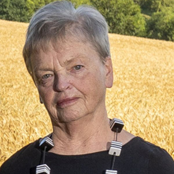  Eva Rösener